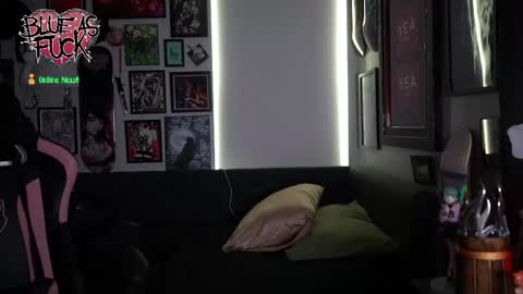 Blue online show from May 5, 1:34 am