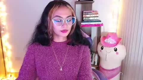 Snapshot of bluee_v chatting on October 12, 1:42 am Im Abril .. Nice to meet you thumb up me please its important INDEPENDENT MODEL online show from October 12, 1:42 am