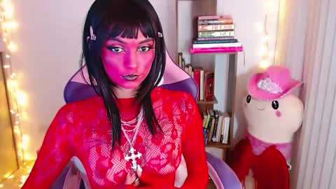 Snapshot of bluee_v chatting on October 20, 1:43 am Im Abril .. Nice to meet you thumb up me please its important INDEPENDENT MODEL online show from October 20, 1:43 am