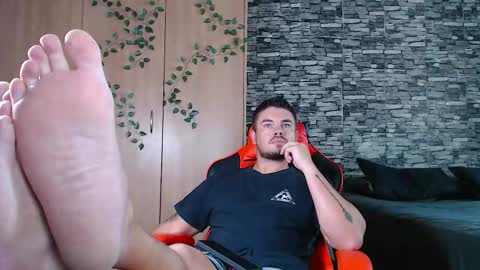 blueeyeboy0 online show from February 25, 7:45 am