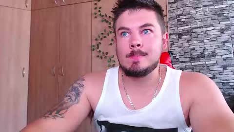 blueeyeboy0 online show from October 24, 8:37 am