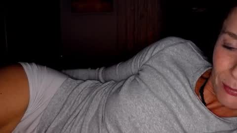 Blueeyedlie online show from October 4, 5:27 am