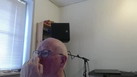 blueeyesn8 online show from November 30, 9:38 am