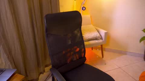 FLORAA online show from December 2, 2:15 pm