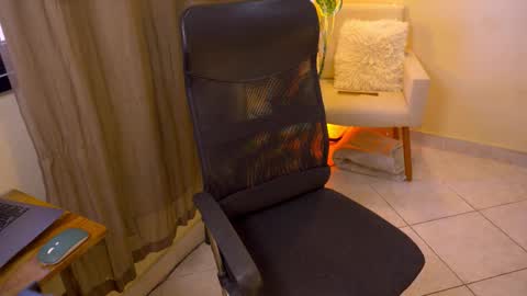 FLORAA online show from February 13, 1:58 pm