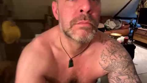 Snapshot of blueylouie8383 chatting on October 27, 12:54 am Blueyloey online show from October 27, 12:54 am