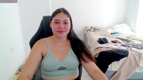  Hey guysI am BrendaWelcome my room online show from July 4, 9:18 pm