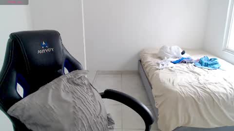  Hey guysI am BrendaWelcome my room online show from July 1, 8:39 pm