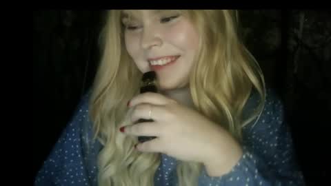 blushing_star online show from December 18, 4:02 pm