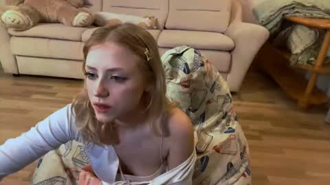 Elizabeth online show from November 25, 1:21 pm