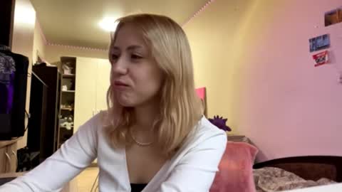 Elizabeth online show from November 13, 7:00 am