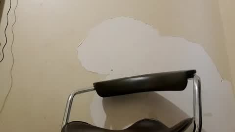 bobby_00x00 online show from August 3, 4:47 am