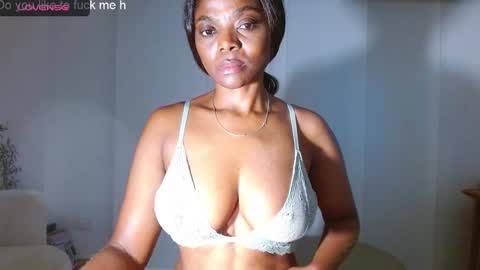 Snapshot of body_desire chatting on February 19, 10:23 am danna online show from February 19, 10:23 am