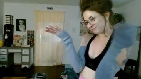 BombshellBaeby online show from June 18, 6:52 am