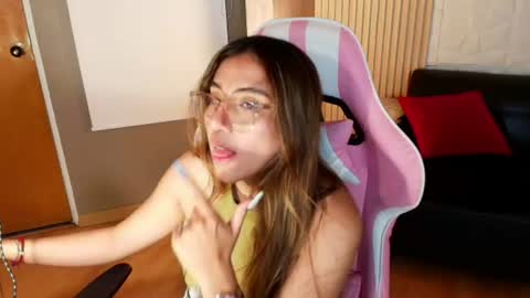 bonnali_lune online show from June 13, 4:34 am