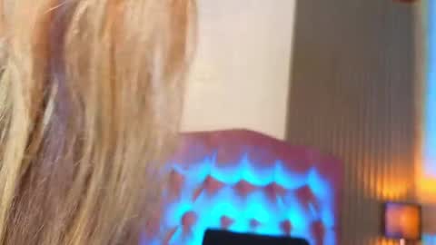 bonnali_lune online show from April 30, 5:34 am
