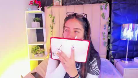 bonnali_lune online show from February 7, 7:50 pm