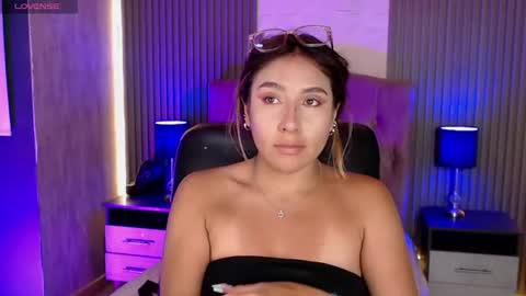 bonnali_lune online show from June 26, 2:06 am