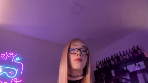 Bonnie Luxury online show from October 27, 11:05 pm