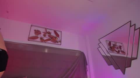   online show from January 6, 11:53 pm