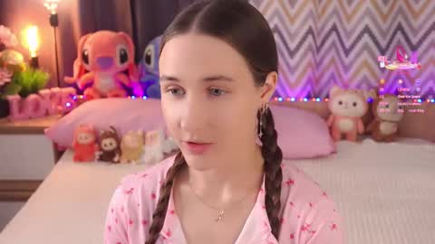 Snapshot of bonniedry chatting on September 20, 1:52 am Emma online show from September 20, 1:52 am