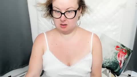 Bonnie online show from July 18, 11:01 am