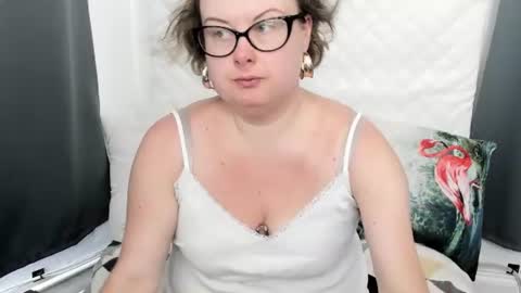 Bonnie online show from June 24, 9:49 am