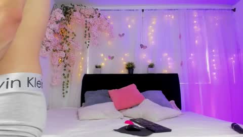 bonny_and_carrot online show from December 19, 7:09 pm