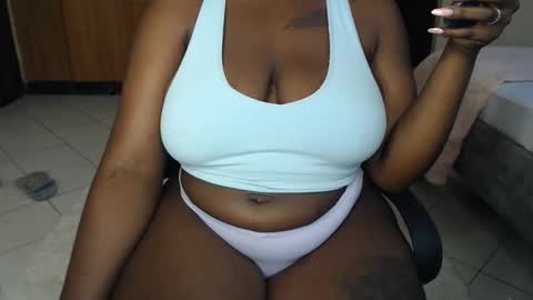 Snapshot of booby_candy chatting on September 20, 10:29 am booby_candy online show from September 20, 10:29 am