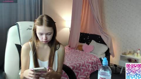 Snapshot of booozekirs_ chatting on September 24, 2:18 am Milena online show from September 24, 2:18 am