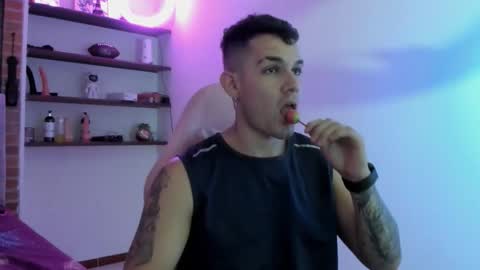 booyhott_ online show from December 20, 8:05 pm