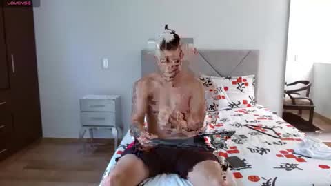 booyhott_ online show from September 26, 8:17 pm