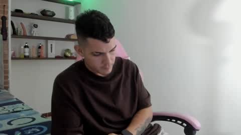 booyhott_ online show from December 22, 8:26 pm