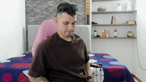 booyhott_ online show from March 14, 7:40 pm