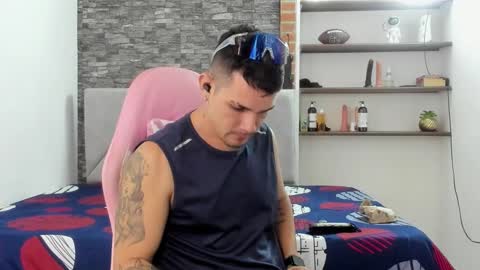 booyhott_ online show from March 11, 7:28 pm