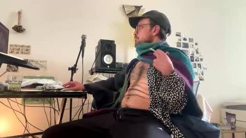 BoYYYOOO online show from March 29, 5:53 am