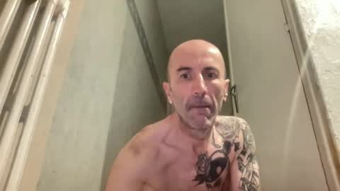 bottfrench44 online show from March 11, 5:32 am