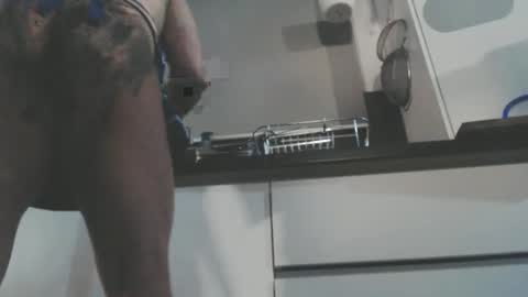Snapshot of bottommlad chatting on October 21, 11:37 am BottoMMlad online show from October 21, 11:37 am
