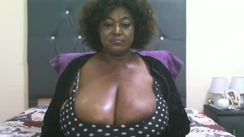 bouncingboobsxx online show from July 31, 8:54 pm