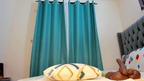 bouncy_booty677 online show from September 12, 9:55 am