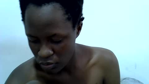 bouncy_vee online show from June 16, 12:31 pm