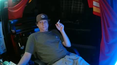 Bowerboi1217 online show from December 4, 9:03 pm