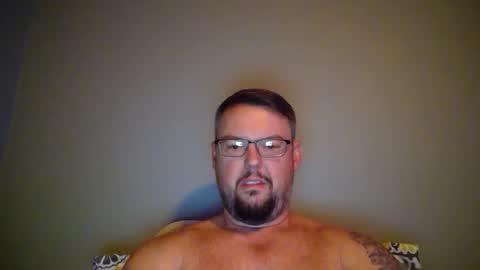 bowtieguy84 online show from September 18, 3:32 am