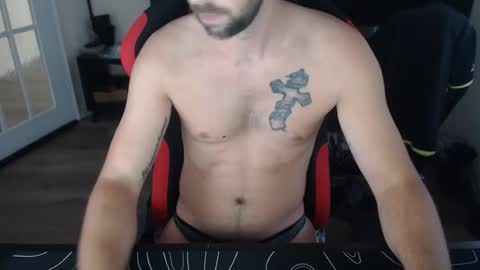 boy_t0y89 online show from October 13, 12:18 pm