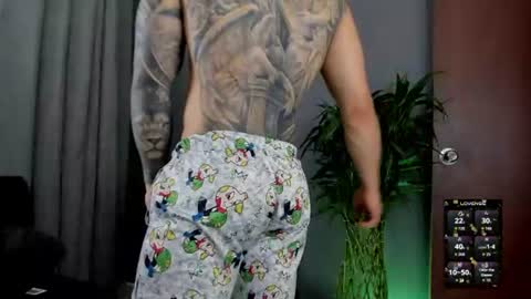 boyc02_ online show from July 28, 12:48 pm