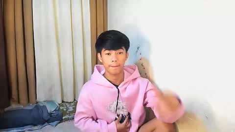 HI IM JAMES DONT FORGET GIVE ME THUMBS UP AND JOIN TO MY FANCLUB online show from May 11, 2:56 pm