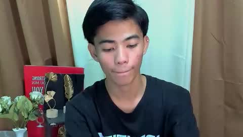 Snapshot of boynextdoor4ux chatting on October 21, 4:50 am HI IM JAMES DONT FORGET GIVE ME THUMBS UP AND JOIN TO MY FANCLUB online show from October 21, 4:50 am