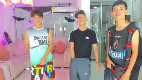 Snapshot of boysdeluxemilitary chatting on October 15, 5:22 am JHON ARES AND NEID online show from October 15, 5:22 am