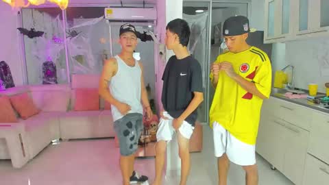 Snapshot of boysdeluxemilitary chatting on October 3, 5:59 am JHON ARES AND NEID online show from October 3, 5:59 am
