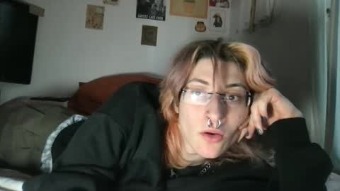 Snapshot of boywithbug chatting on March 3, 11:03 pm boywithbug online show from March 3, 11:03 pm